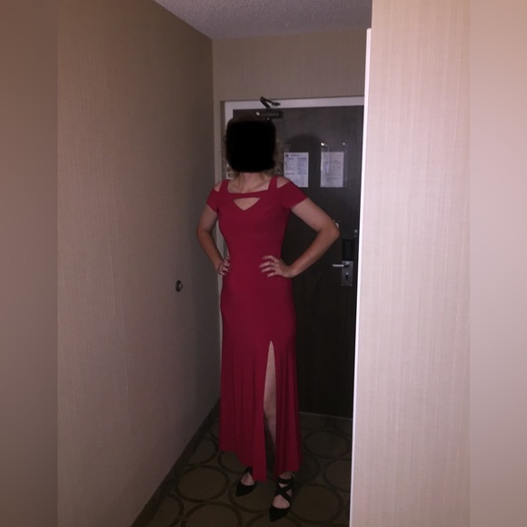 Red, Size 10 Melanie Lynn dress. Long with slit, worn once. - Picture 5 of 6